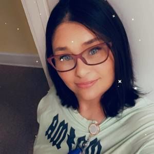 Meet your Posher, Sharona